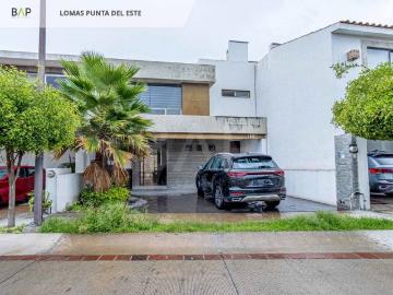 Casa en renta Lomas Punta Del Este Residencial, Boulevard Juan Alonso De Torres Poniente, Lomas Punta Del Este, León, Guanajuato, México