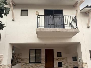 CASA EN RENTA LOMBARDIA RESIDENCIAL
