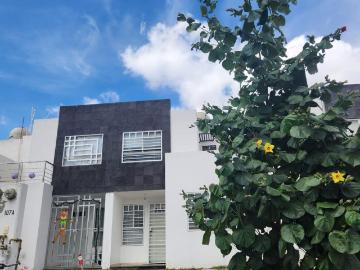 Apartada! Casa en Renta Pta Nogal Frente a Brisas del Lago Leon Gto