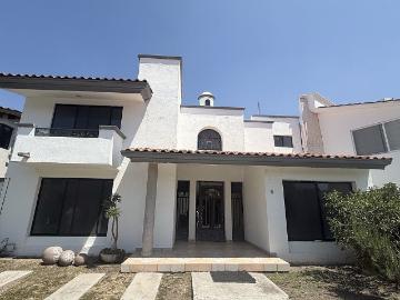 Casa en renta Pueblo Nuevo en fraccionamiento
