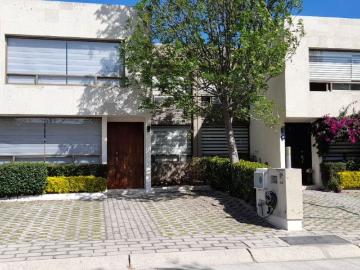 Casa en renta Paseo Madrid, Lomas Del Virrey, Calimaya, México, 52227, Mex