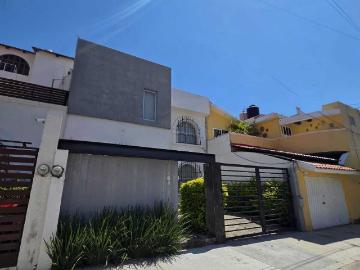 Casa en renta para uso de oficina en los laguitos zona norte poniente