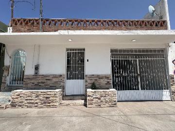 CASA EN RENTA POR LA SEP LA PAZ BCS