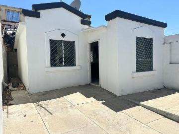 Casa en renta Privada Monopoli, Santa Fé 4, Pórticos De San Antonio, Tijuana, Baja California, 22664, Mex