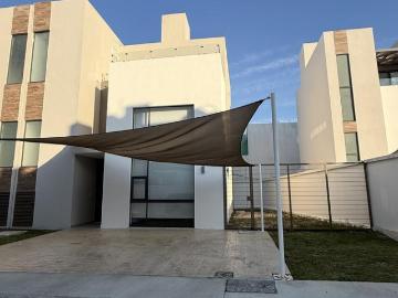 CASA EN RENTA RESIDENCIAL BALI II