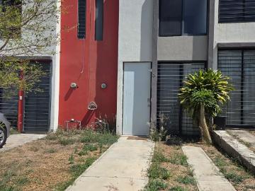 CASA EN RENTA EN COTO, EN TLAJOMULCO