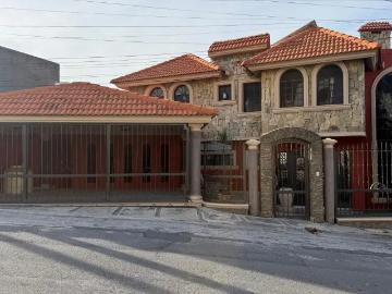 Casa en renta semi amueblada en Contry Sol
