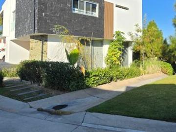 CASA EN RENTA SENDAS RESIDENCIAL