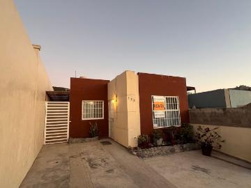 Casa en renta, un piso, dos recámaras en Los Lagos, Ensenada