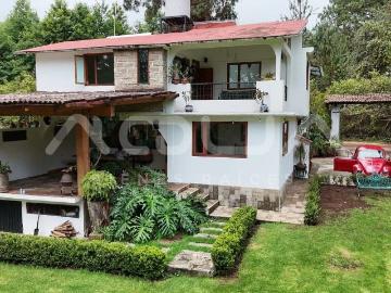 Casa en renta Valle De Bravo, Estado De México, 51239, México