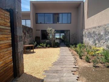 Casa en renta Valle De Bravo Santo Tomás De Los Plátanos Zuluapan, San Gaspar, El Arco, Valle De Bravo, Estado De México, 51200, México
