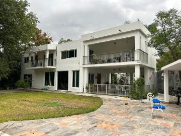 CASA EN RENTA YERBANIZ CARRETERA NACIONAL