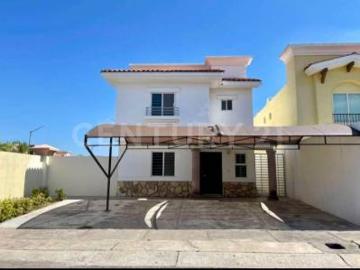 CASA EN RENTA ZONA NORTE PRIVADA STANZA TOSCANA