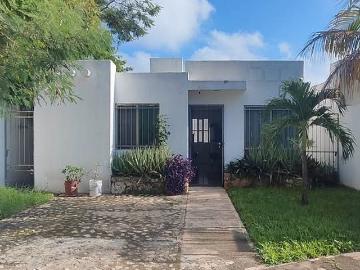 CASA EN RENTA, 2 REC, SEMI AMUEBLADA, COCINA EQUIPADA, FRACC LOS HEROES, MERIDA