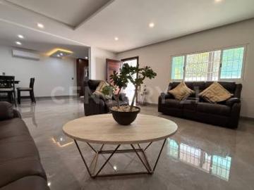 Casa en Renta 2 recámaras en Ejido Sur con gran terreno para oficina o negocio