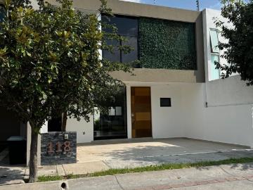 CASA EN RENTA