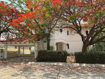 Casa en renta/venta en Residencial Los Tucanes