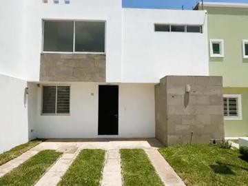 Casa en Residencial Los Almendros Prolongación Rio Blanco