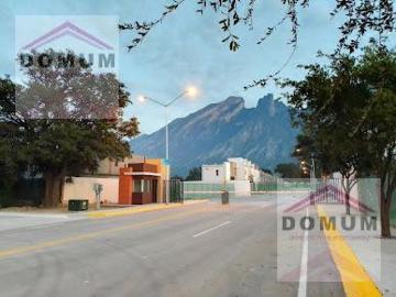 Casa en Residencial Privada Alamedas. Garcia, N.L