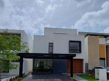 Casa en Residencial Rio