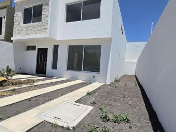 Casa de Autor con opción a 4ta Recámara en PB, Santa Fe Residencial, Corregidora Qro