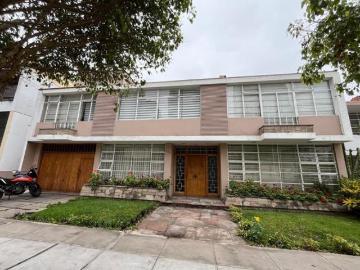 CASA EN SAN ISIDRO CORPAC
