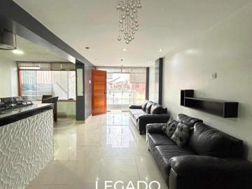 Casa en San Luis de cinco pisos cerca a Gamarra!