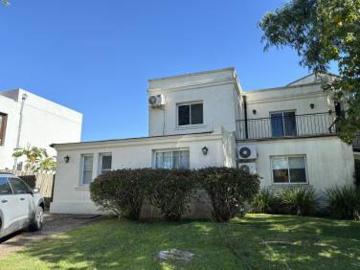 Casa en Santa Barbara a laguna