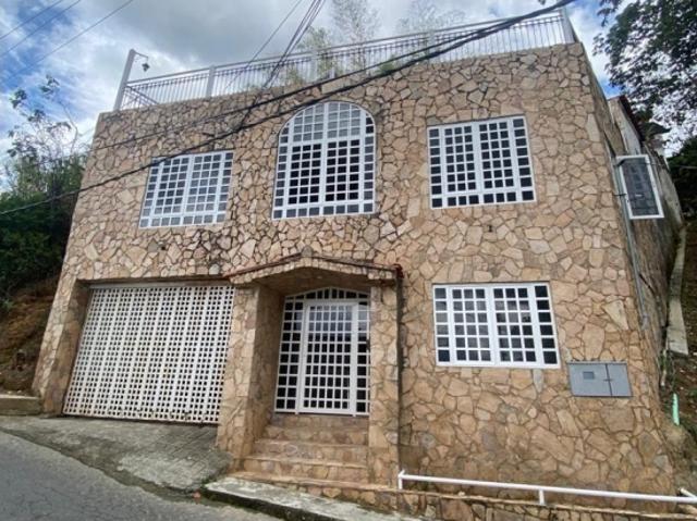 Casa en Sector Los Robles El Hatillo