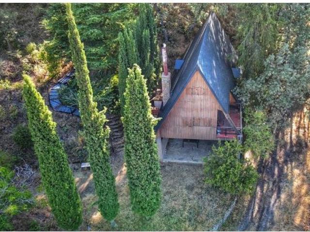 CASA EN SIERRA NEVADA CON GRAN CAPACIDAD Y POTENCIAL DE RENTABILIDAD