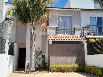 CASA EN TOLUCA 3 RECAMARAS. RESIDENCIAL EN IMPERIO REAL