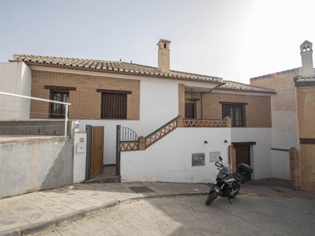 CASA EN UNA PLANTA + GRAN SÓTANO