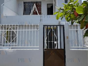 Casa en Unidad habitacional Chiver?a Infonavit
