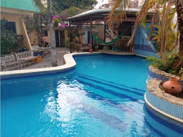 Casa en Urb. Parque El Trigal con piscina