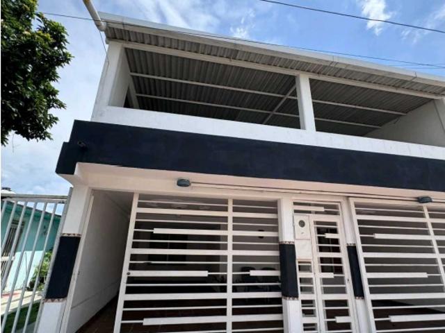 CASA EN VENTA URBANIZACIÓN OBELISCO