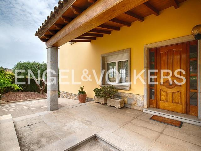 Casa en Urbanización muy bien comunicada 472m² Figueres