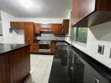 Casa en Valle Imperial con Casa Club Oportunidad Única