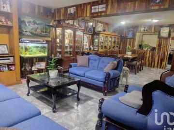 CASA EN VENTA MUY AMPLIA EN NEZAHUALCOYOT
