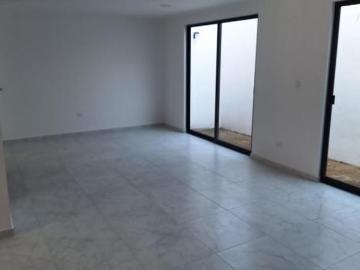Casa en Venta muy cerca de UDLA Recta a Cholula, Puebla 4 Recamaras y Roof