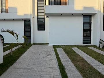 CASA EN VENTA MINUTOS DEL BOULEVARD NUEVO VALLARTA, HOUSE FOR SALE NEAR BEACH