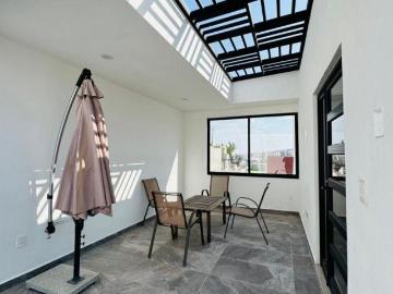 CASA EN VENTA MONTERREAL, CON 3 RECÁMARAS, ROOF CON PERGOLA, COCINA ULTRA EQUIPADA, JARDÍN CON PASTO