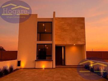 Casa en Venta Nueva Mayorazgo Coto Santo Domingo, BONO DE 30 MIL PESOS EN JUNIO, Zona sur Leon Gto