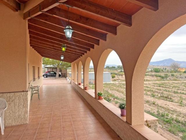 Casa en venta Novelda