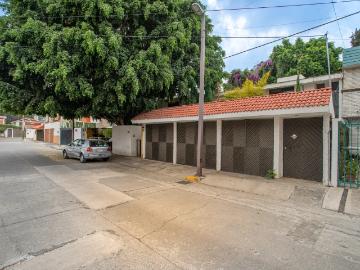 Casa en venta o Renta Colon de Echegaray 3 Rec, 3 autos, 2.5 baños, remodelada hace 3 años