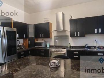 CASA EN VENTA AMUEBLADA, AV. MIRADOR Y PERIF. JUVENTUD