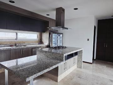 Casa en venta o renta en Club de Golf La Loma con 4 rec?maras y estudio