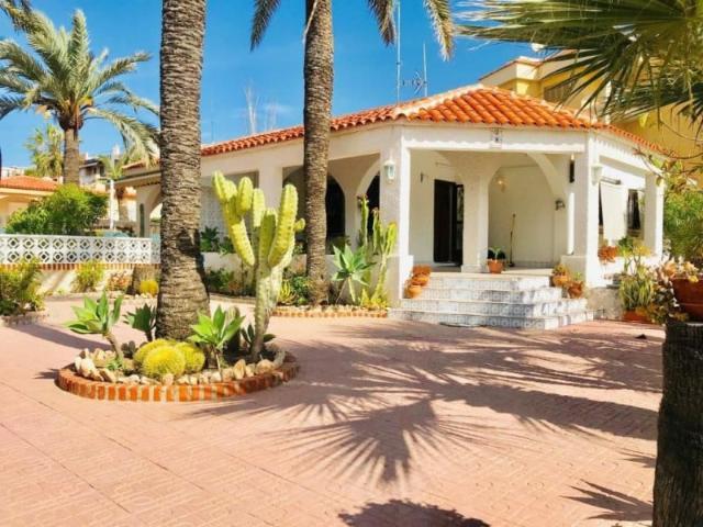 Casa en venta Orihuela Costa