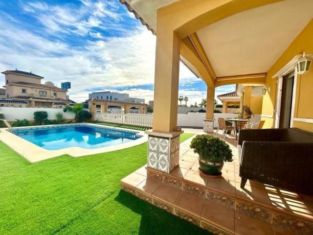 Casa en venta Orihuela Costa