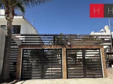 Casa en Venta atrás de Jt Joseph Periférico