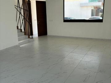 Casa en venta atras de Plaza Explanada con 3 recámaras
